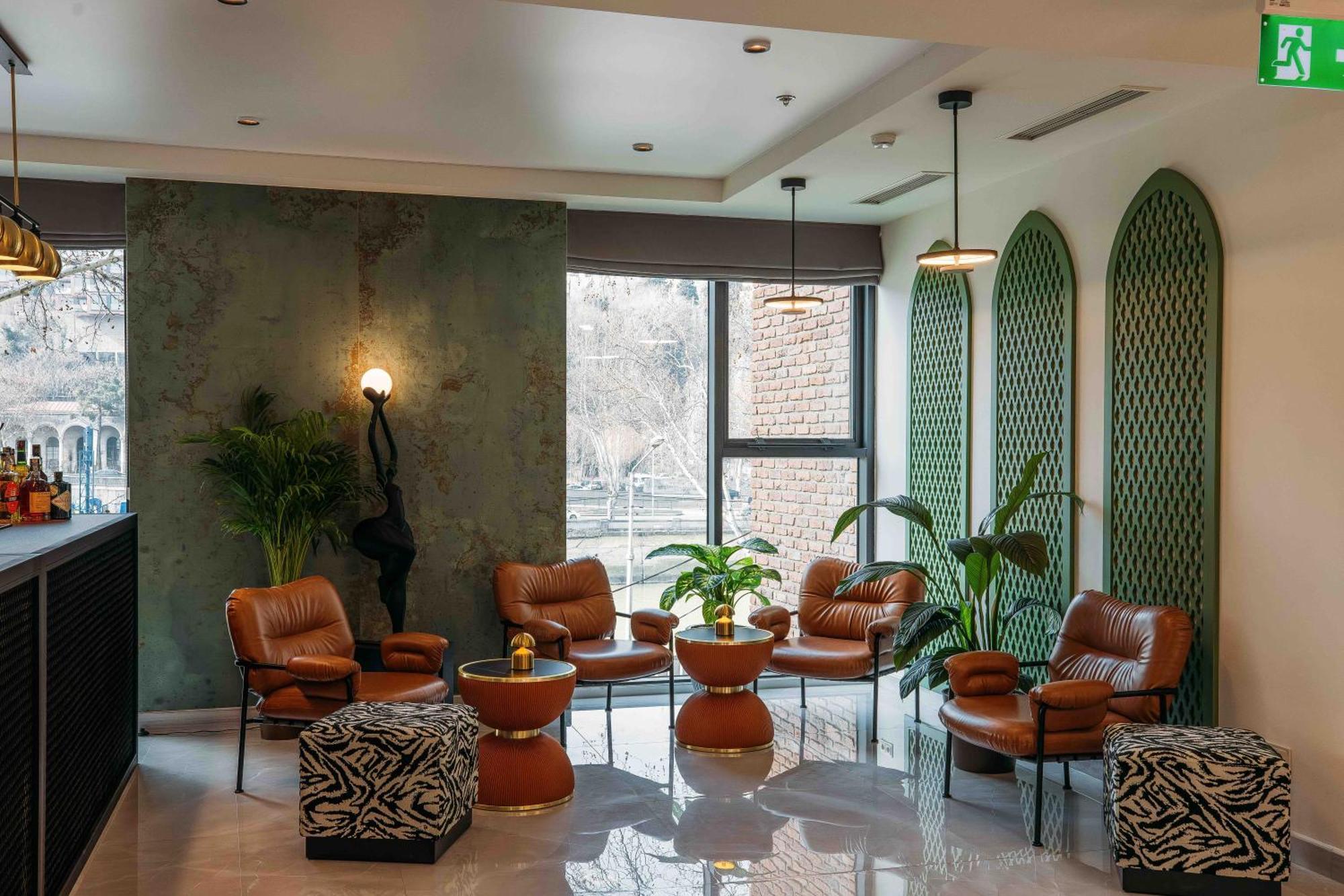 Hotel Monday By Dnt Group Tbilisi Buitenkant foto