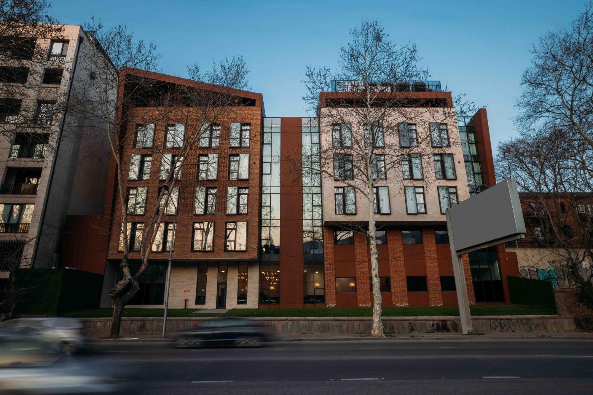 Hotel Monday By Dnt Group Tbilisi Buitenkant foto