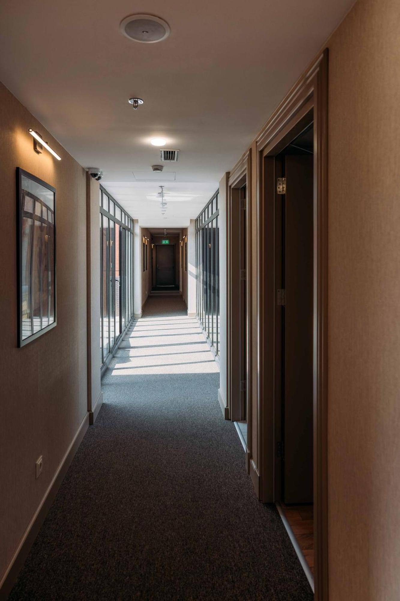 Hotel Monday By Dnt Group Tbilisi Buitenkant foto