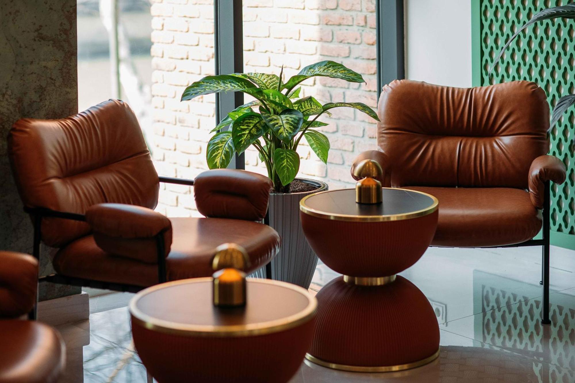 Hotel Monday By Dnt Group Tbilisi Buitenkant foto