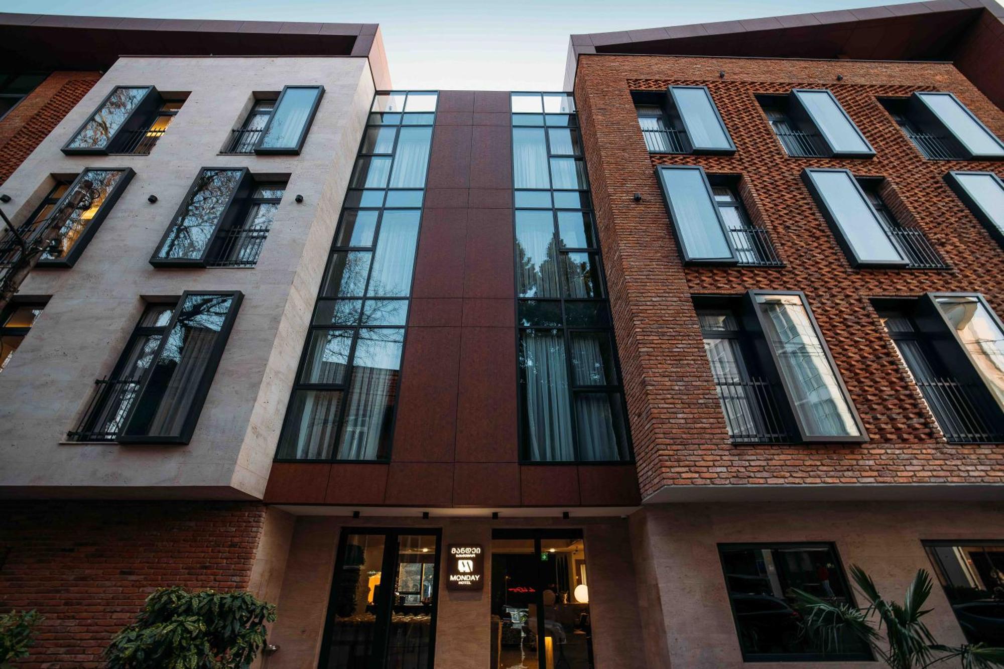 Hotel Monday By Dnt Group Tbilisi Buitenkant foto