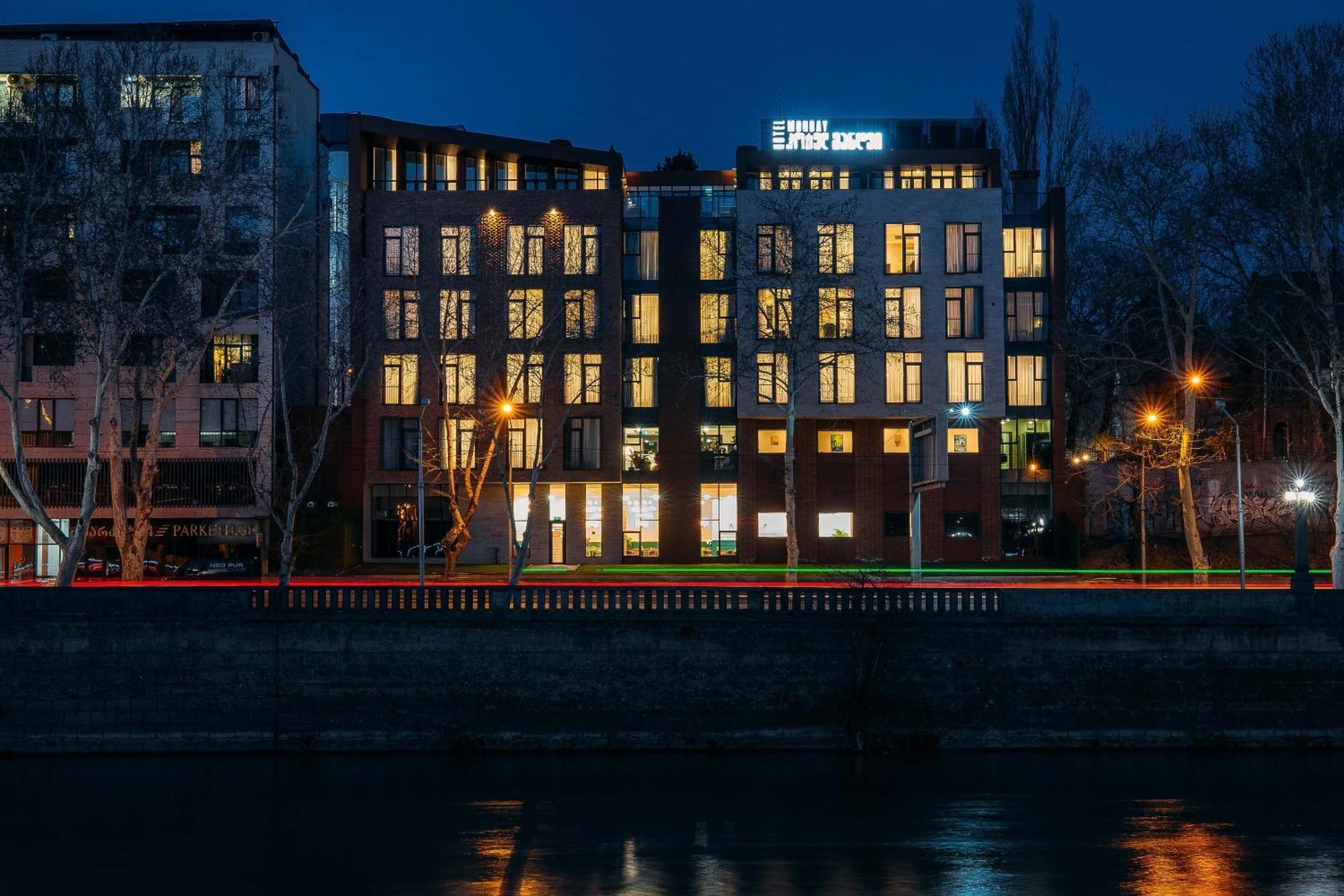 Hotel Monday By Dnt Group Tbilisi Buitenkant foto