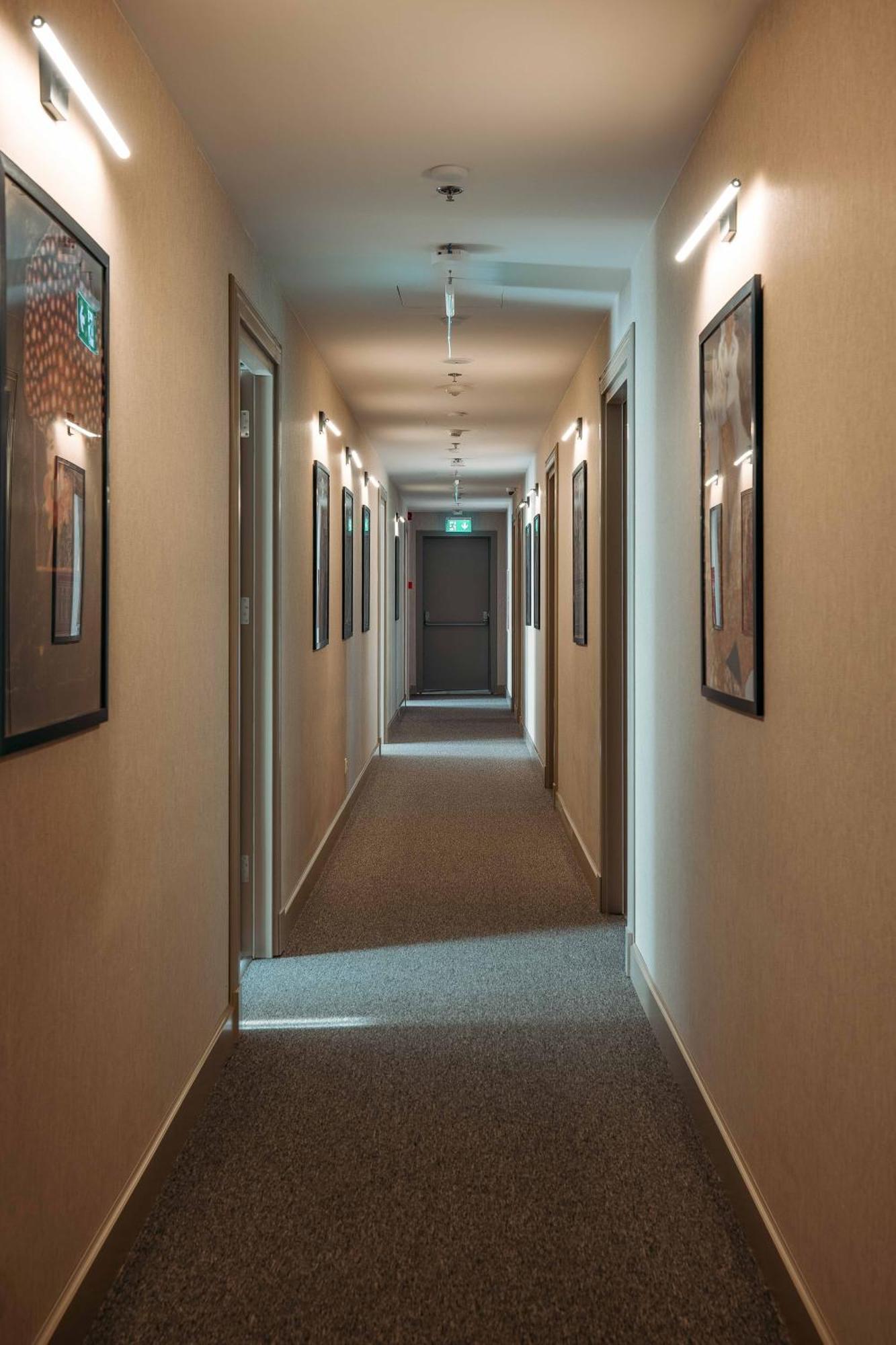 Hotel Monday By Dnt Group Tbilisi Buitenkant foto
