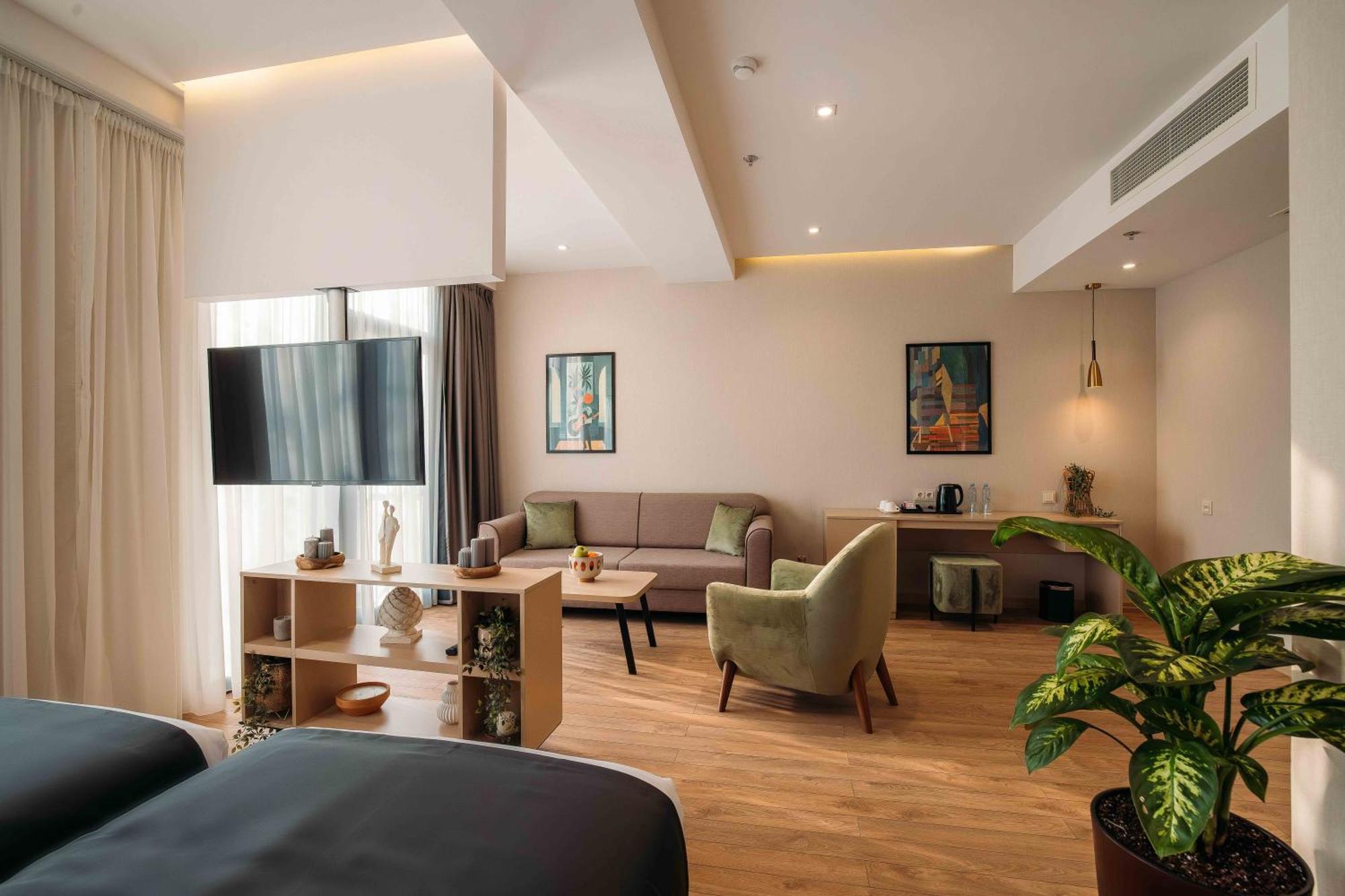 Hotel Monday By Dnt Group Tbilisi Buitenkant foto