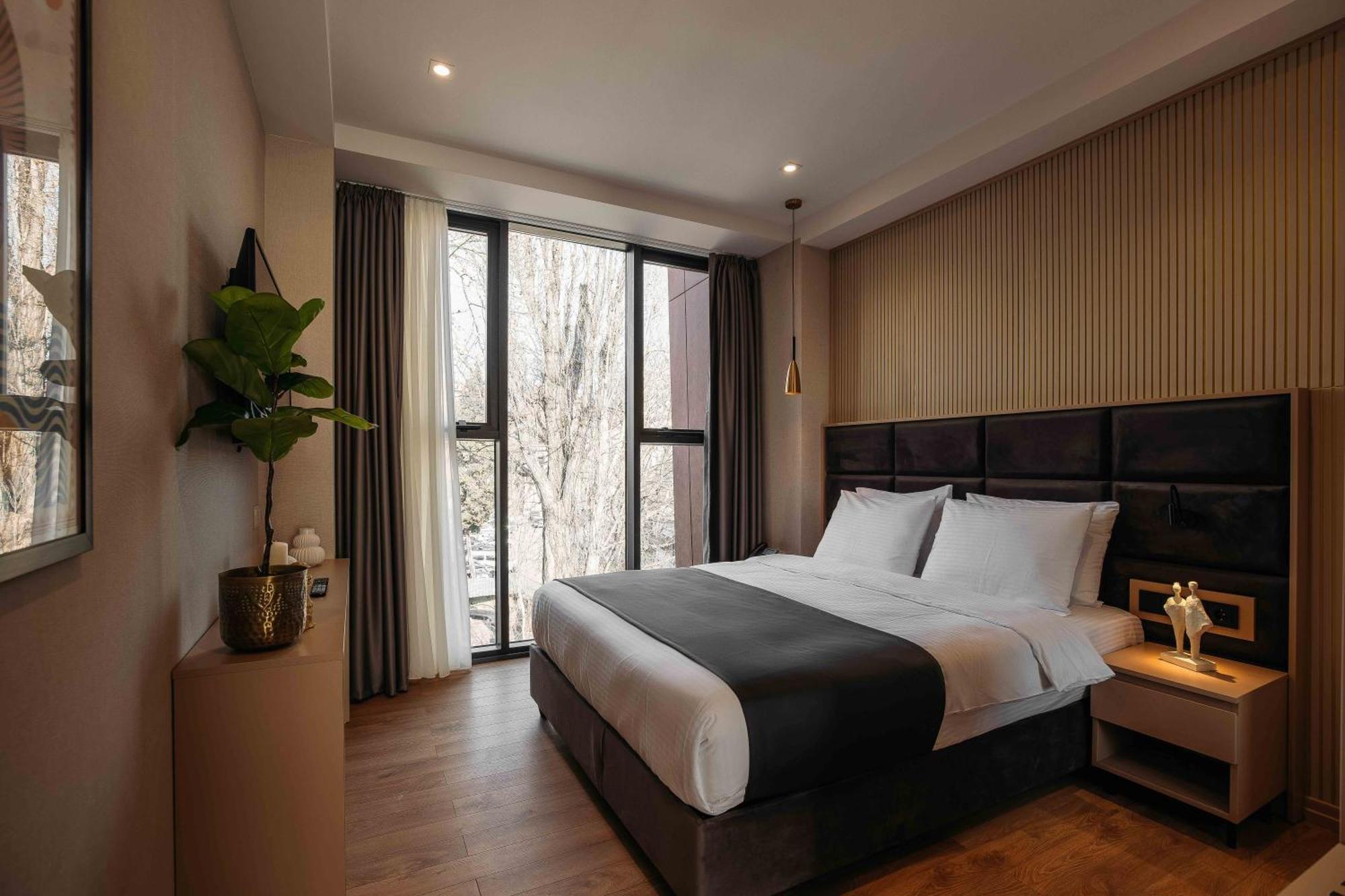 Hotel Monday By Dnt Group Tbilisi Buitenkant foto