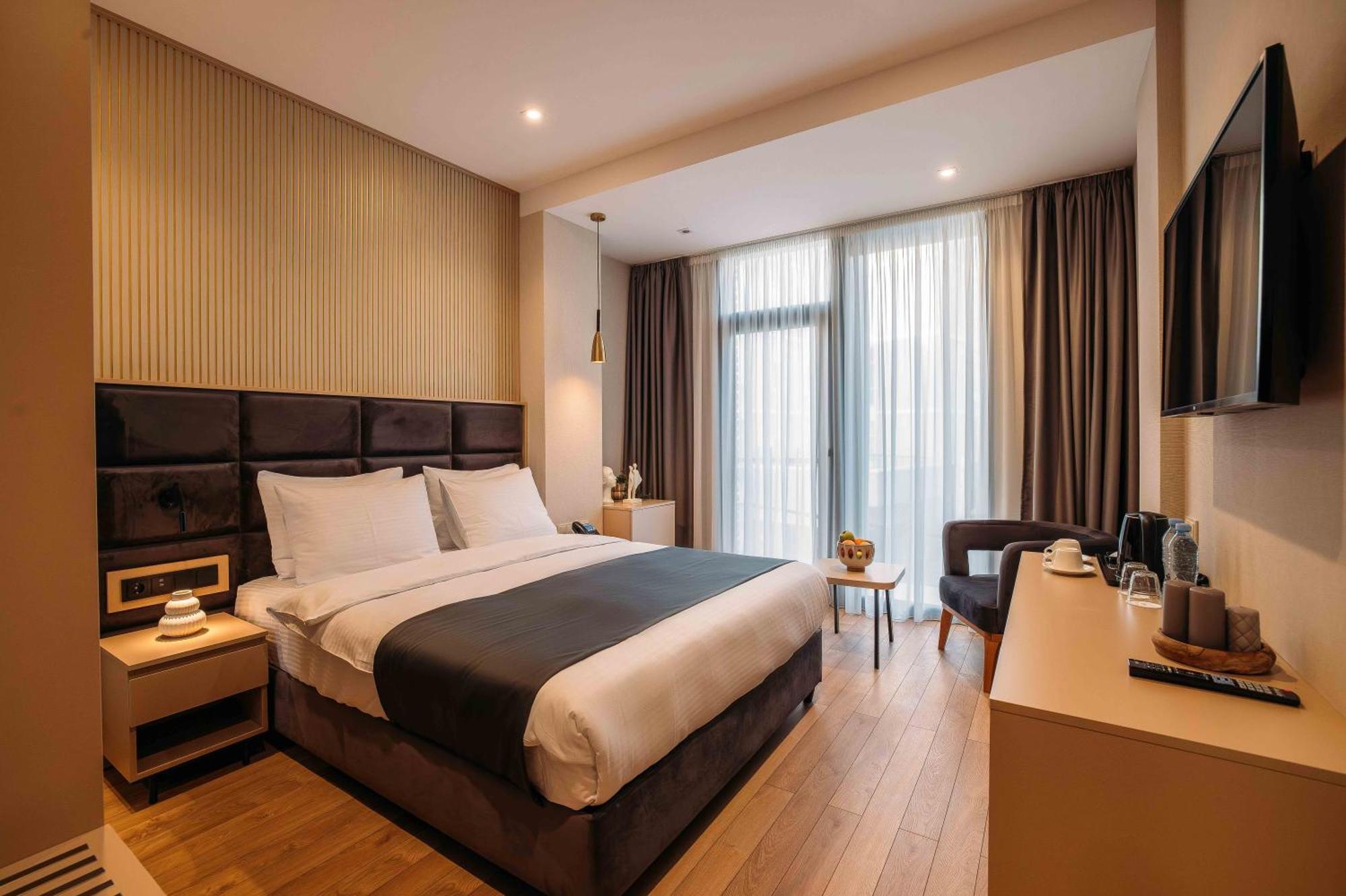 Hotel Monday By Dnt Group Tbilisi Buitenkant foto