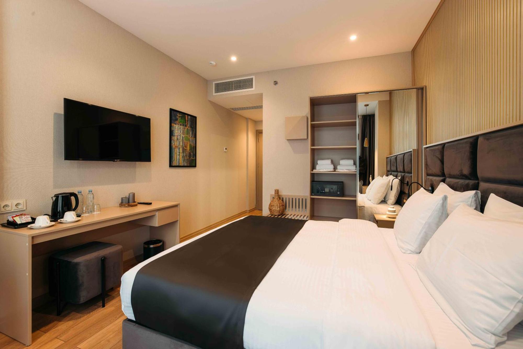 Hotel Monday By Dnt Group Tbilisi Buitenkant foto