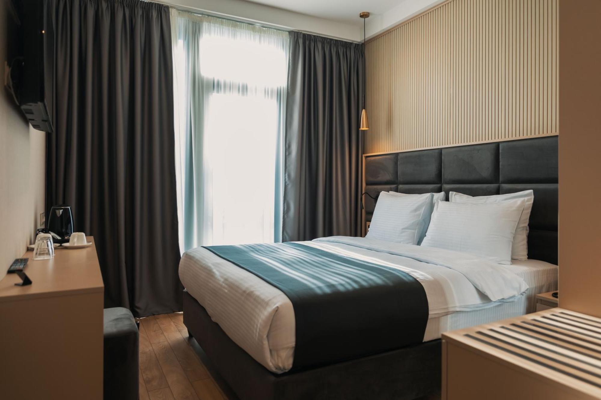 Hotel Monday By Dnt Group Tbilisi Buitenkant foto