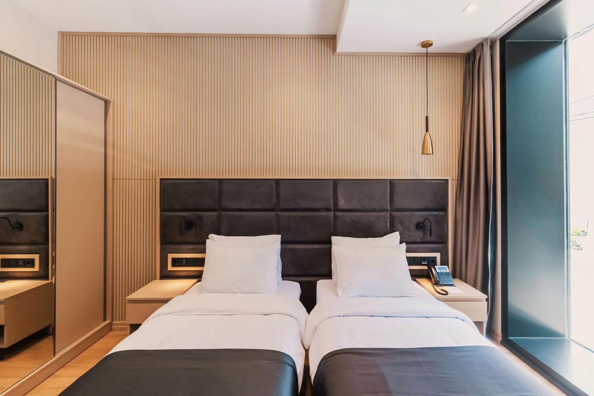 Hotel Monday By Dnt Group Tbilisi Buitenkant foto